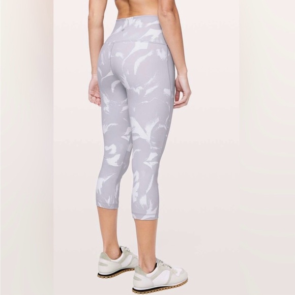 Lululemon Wunder Under High-Rise Crop 21" 2 - Picture 2 of 7